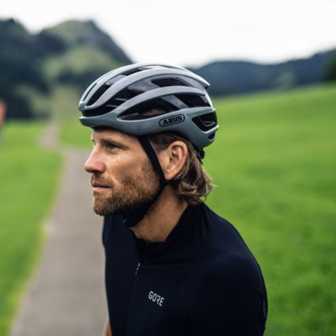 Abus AirBreaker – Rennradhelm